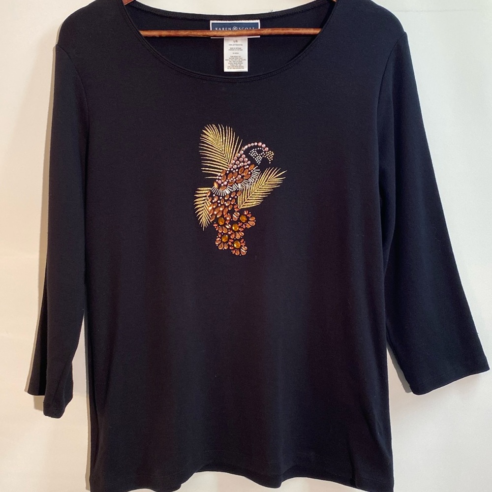Karen Scott - parrot palm embellished top. Size L